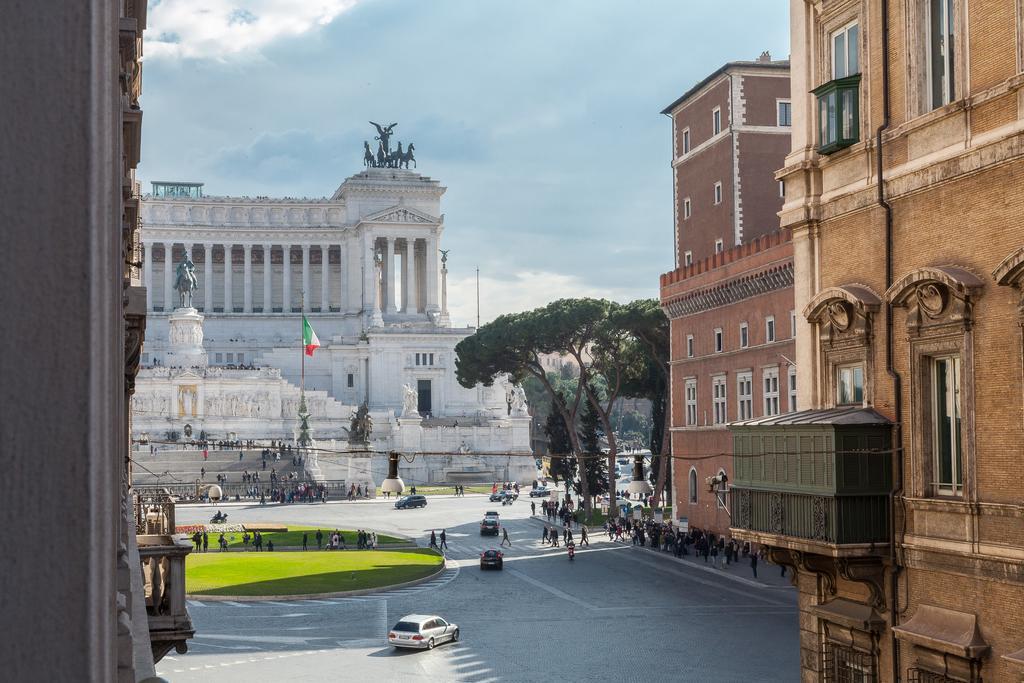 Amazing Suite Piazza Venezia Рим Екстериор снимка