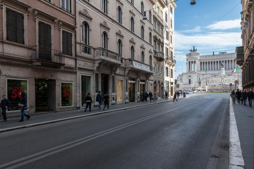 Amazing Suite Piazza Venezia Рим Екстериор снимка